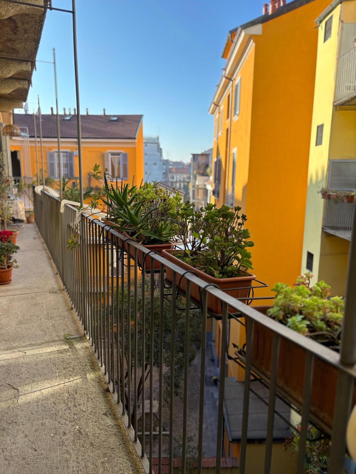 La Vecchia Milano-Les Nubles Vannucci - Il Ballatoio E Il Cortile Esterno foto