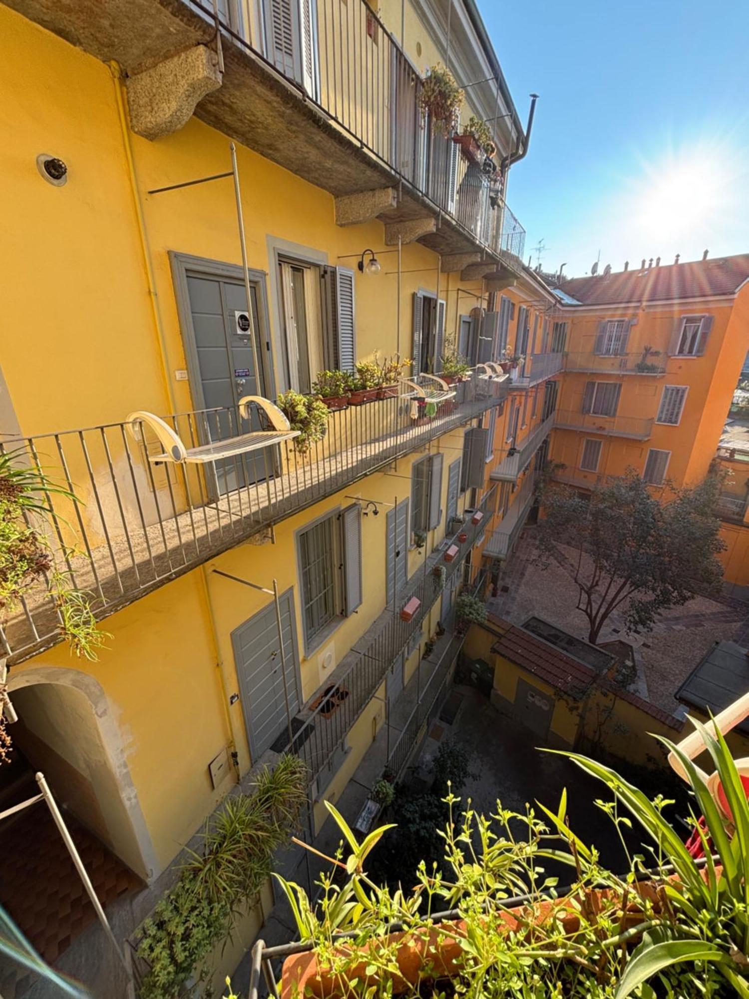 La Vecchia Milano-Les Nubles Vannucci - Il Ballatoio E Il Cortile Esterno foto