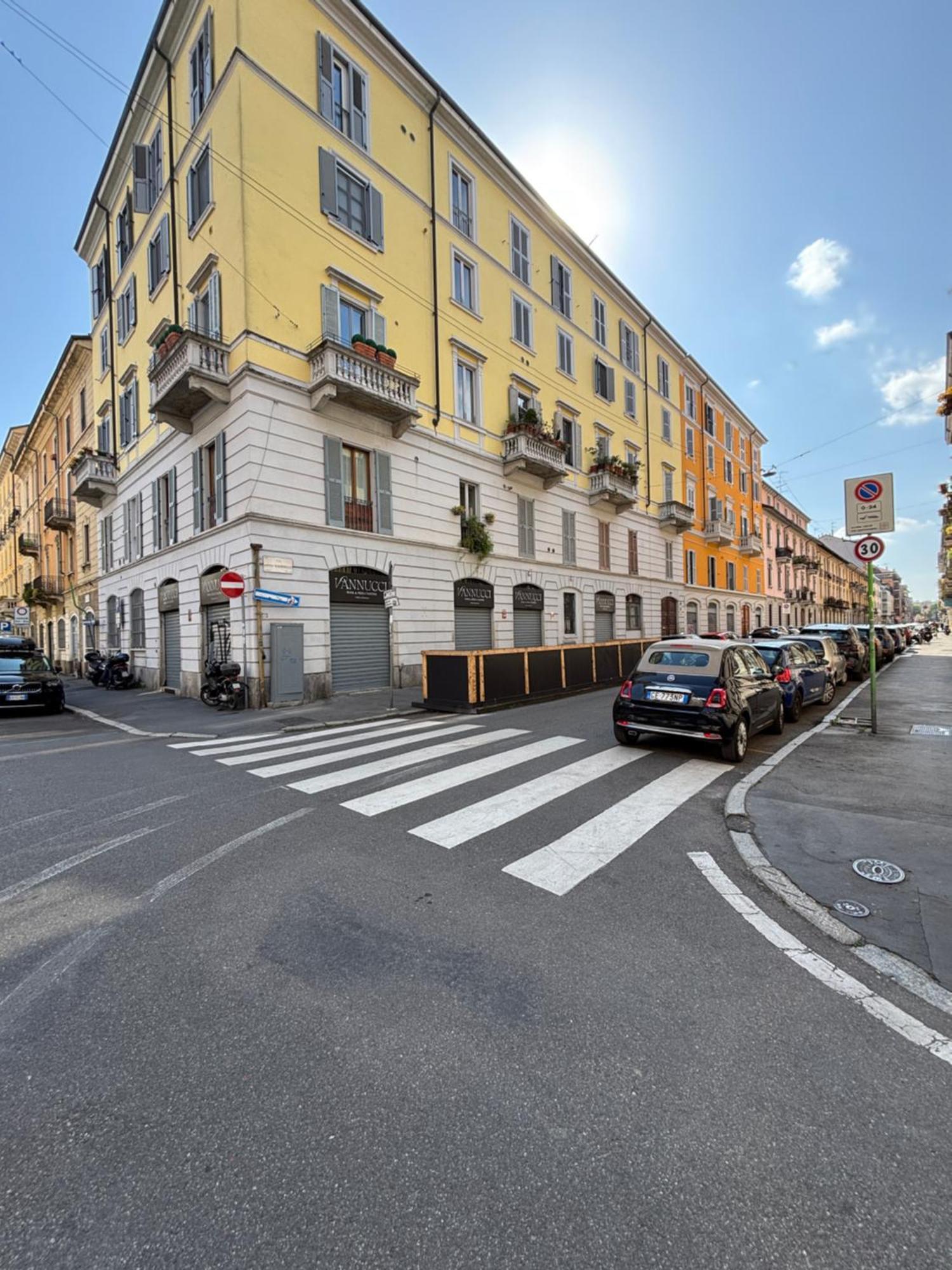 La Vecchia Milano-Les Nubles Vannucci - Il Ballatoio E Il Cortile Esterno foto
