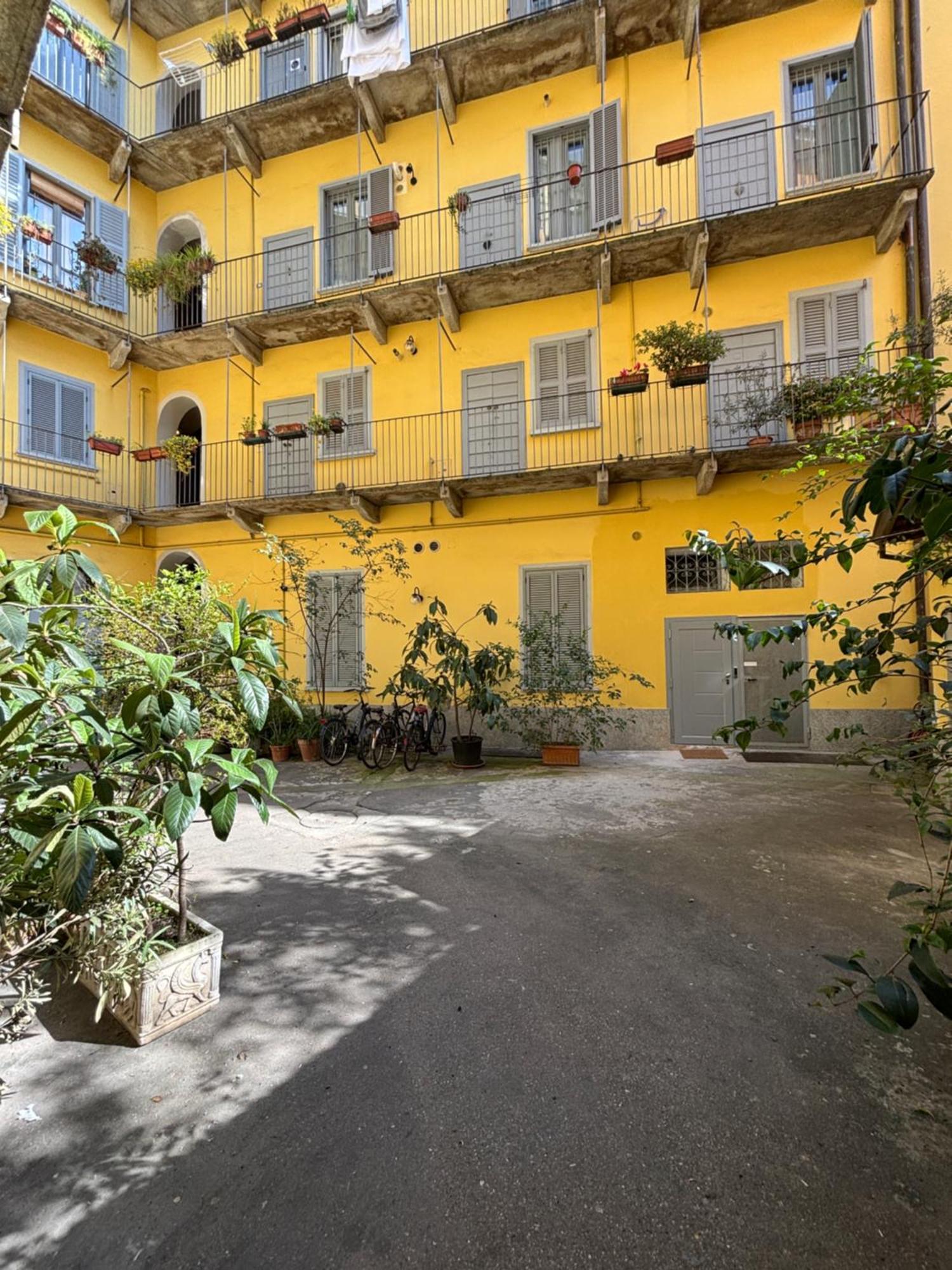 La Vecchia Milano-Les Nubles Vannucci - Il Ballatoio E Il Cortile Esterno foto