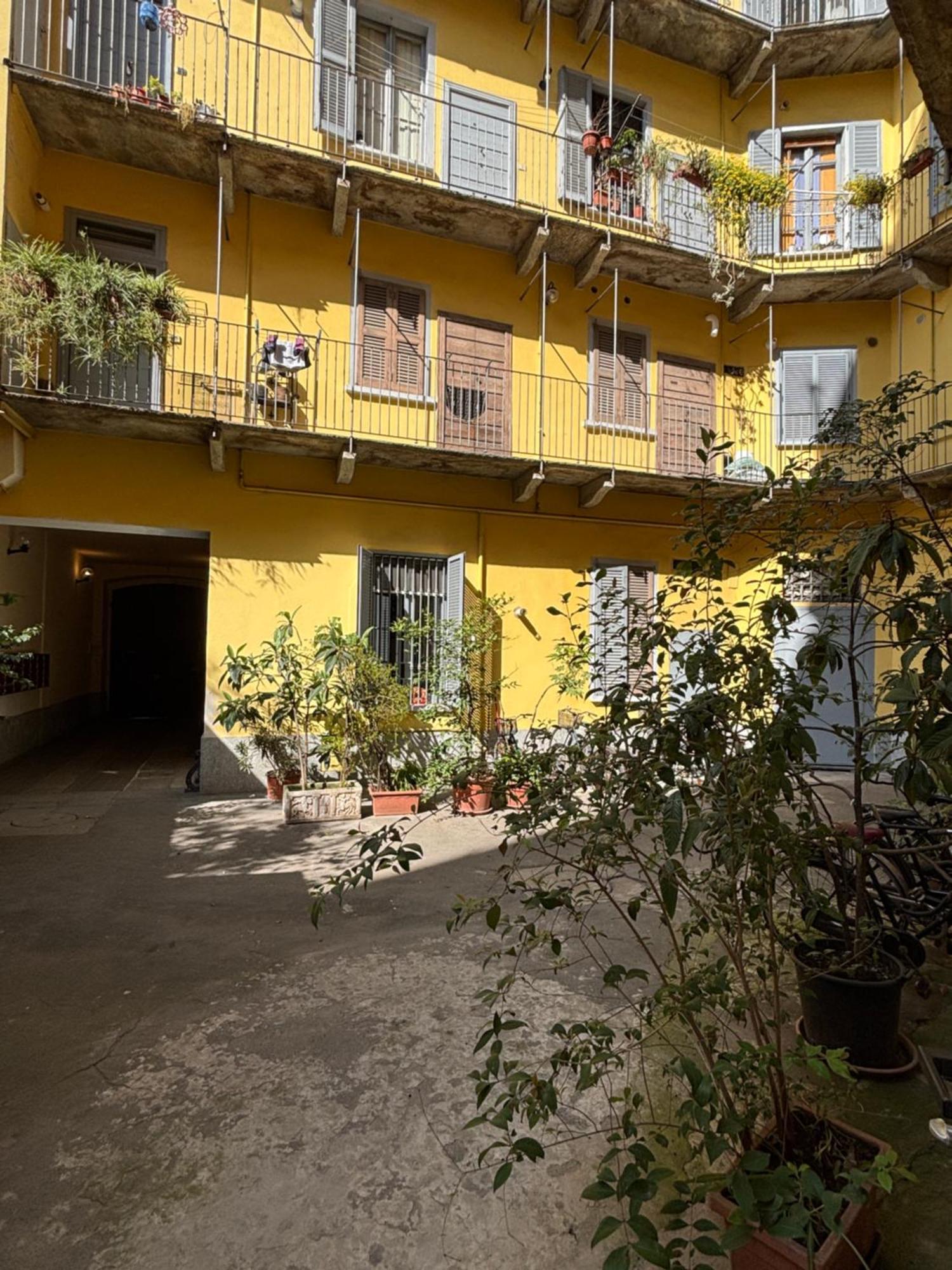 La Vecchia Milano-Les Nubles Vannucci - Il Ballatoio E Il Cortile Esterno foto