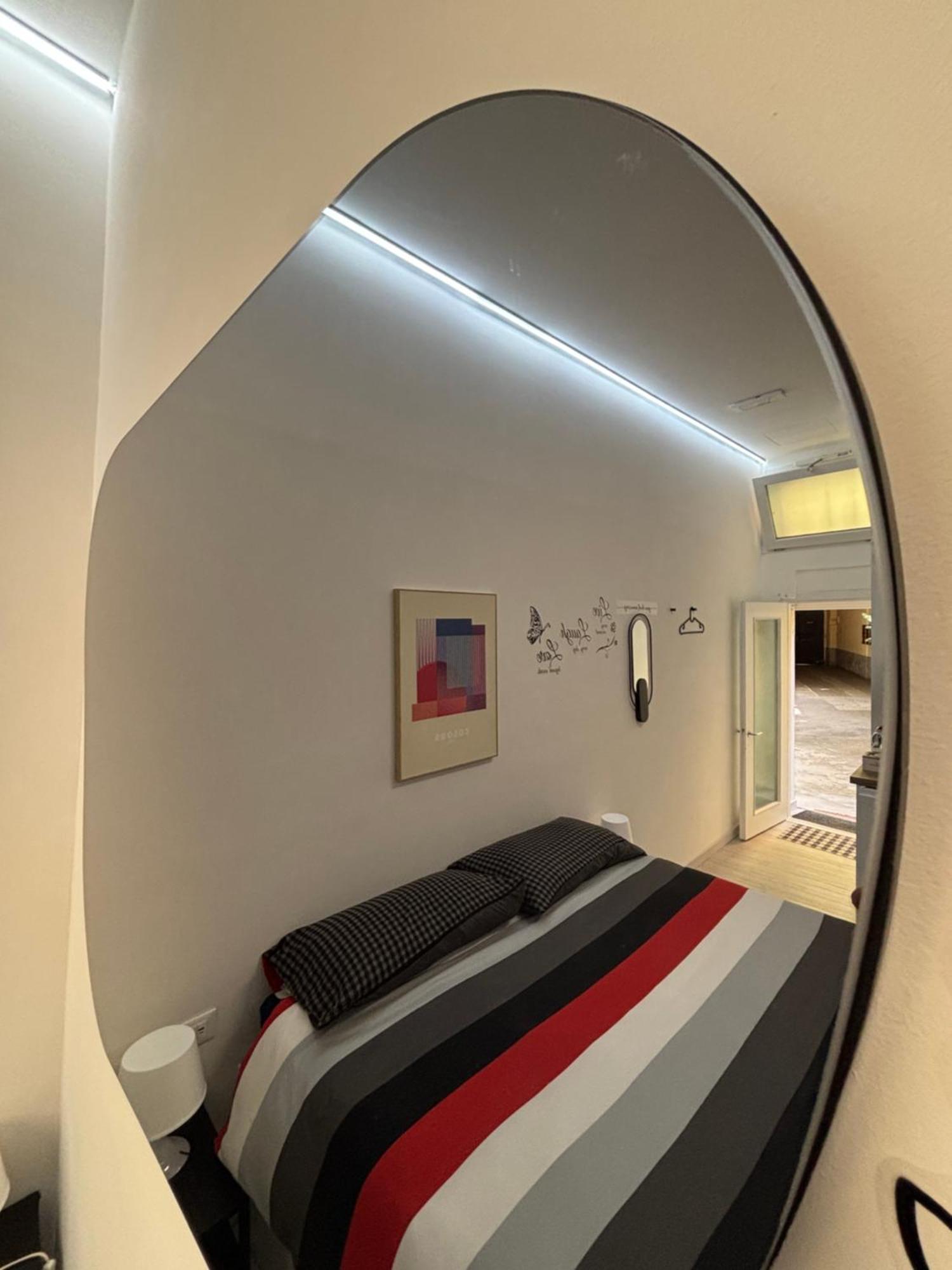 La Vecchia Milano-Les Nubles Vannucci - Il Ballatoio E Il Cortile Esterno foto
